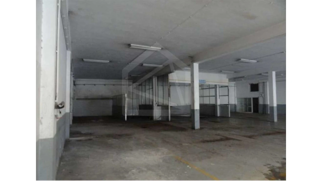 Armazém para Venda em Silvalde Foto 4