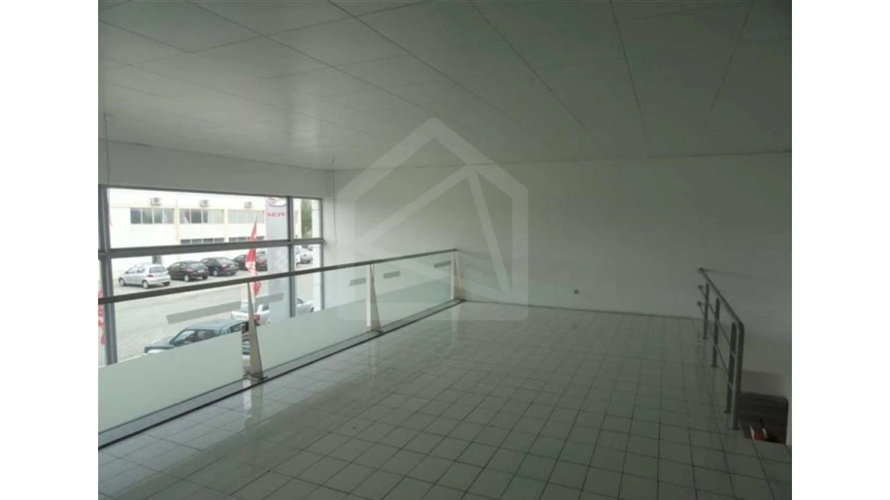 Armazém para Venda em Silvalde Foto 5