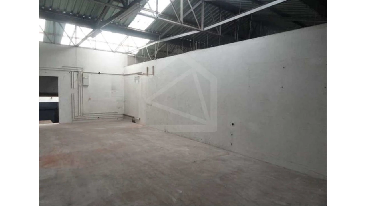 Armazém para Venda em Silvalde Foto 8