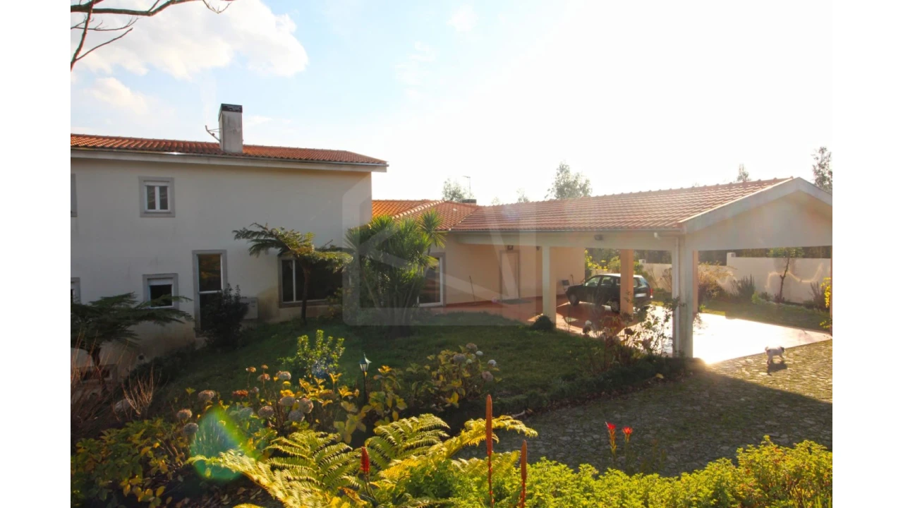 Moradia T3 para Venda em Ossela Foto 4