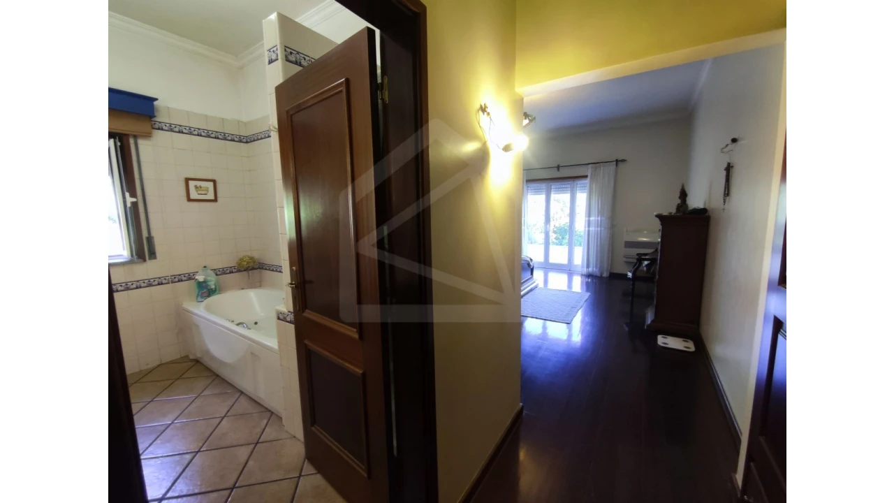 Moradia T3 para Venda em Ossela Foto 26