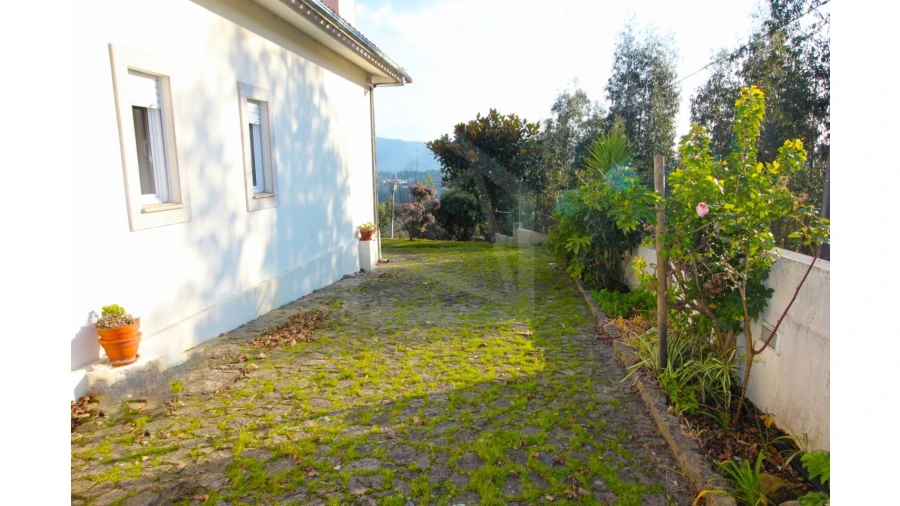 Moradia T3 para Venda em Ossela Foto 55