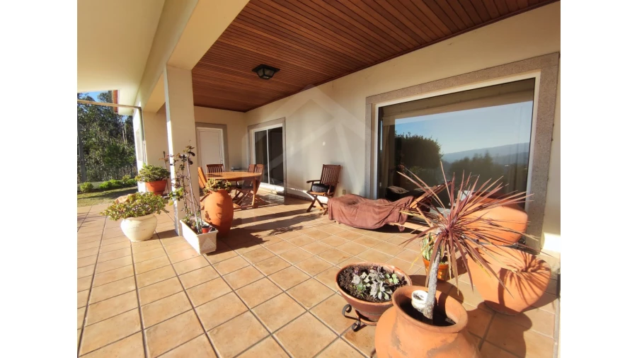 Moradia T3 para Venda em Ossela Foto 40