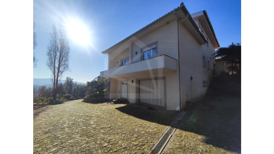 Moradia T3 para Venda em Ossela Foto 53