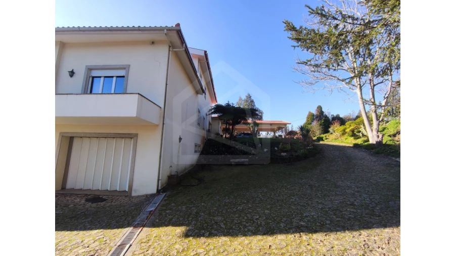 Moradia T3 para Venda em Ossela Foto 54