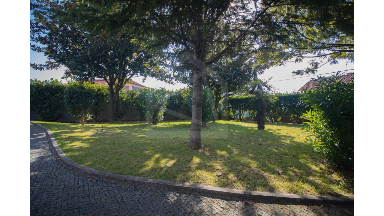 Moradia T7 para Venda em Vila de Cucujães Foto 2