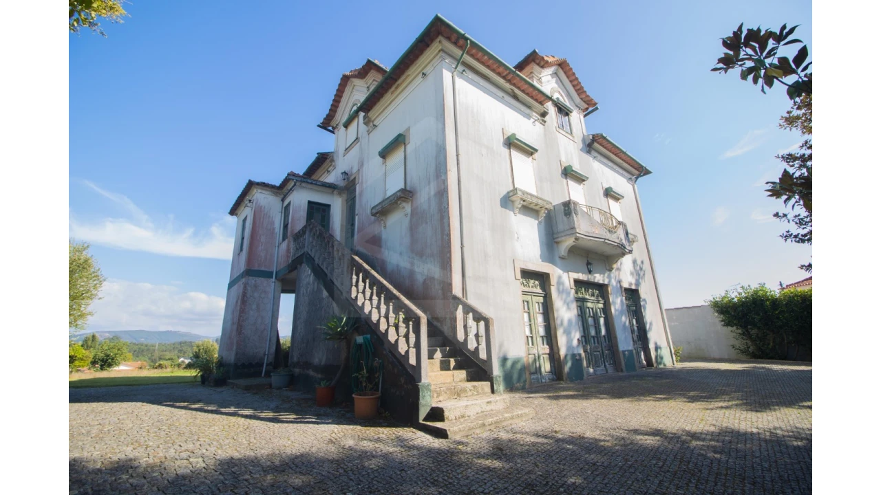 Moradia T7 para Venda em Vila de Cucujães Foto 5