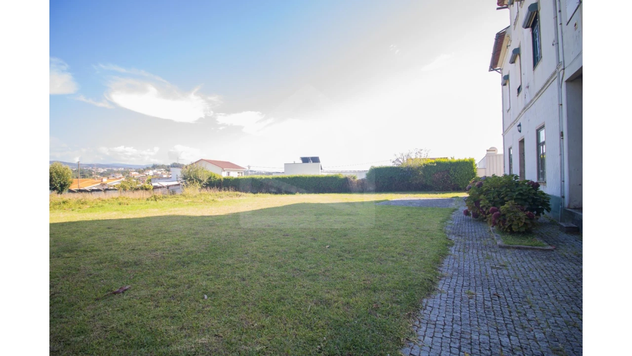 Moradia T7 para Venda em Vila de Cucujães Foto 9