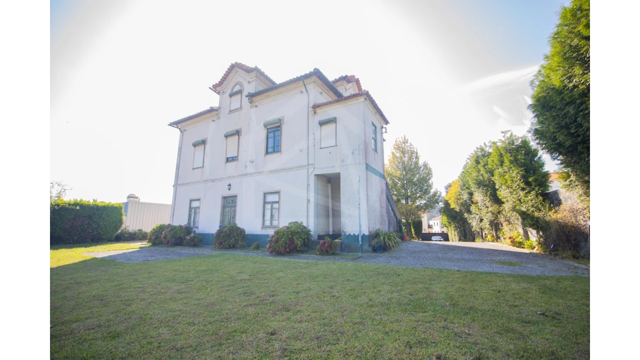 Moradia T7 para Venda em Vila de Cucujães Foto 10