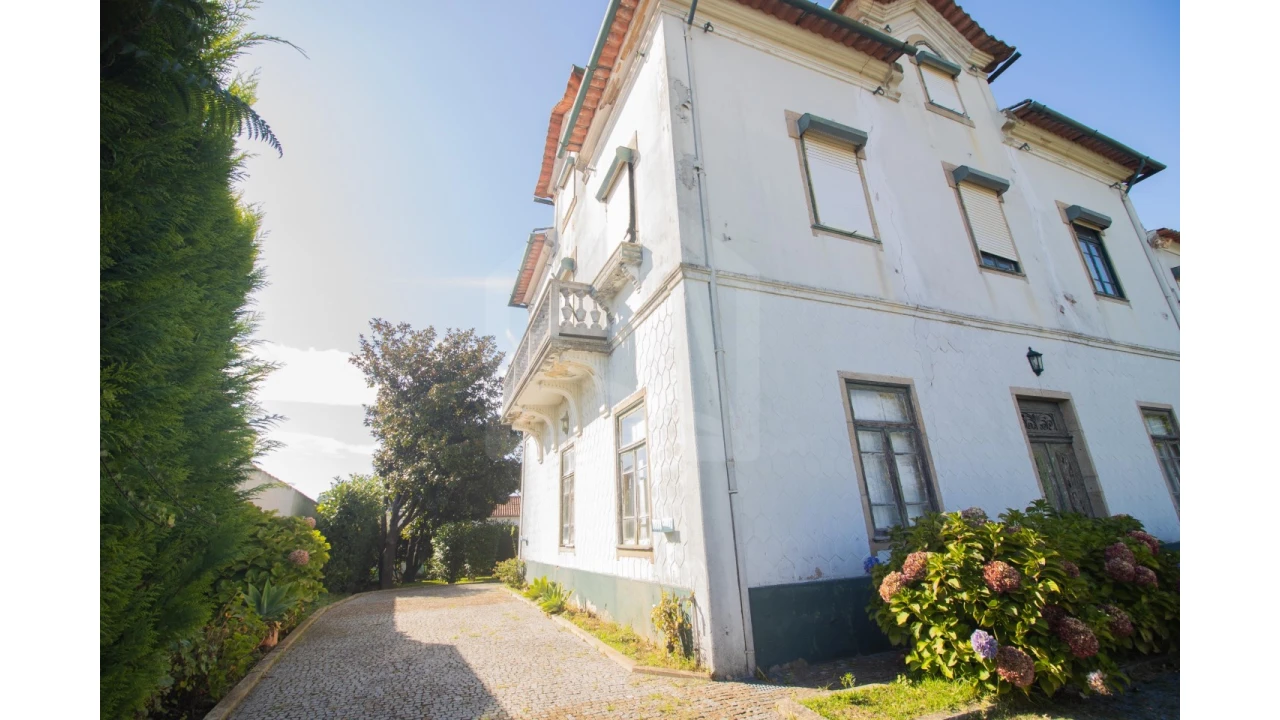 Moradia T7 para Venda em Vila de Cucujães Foto 13