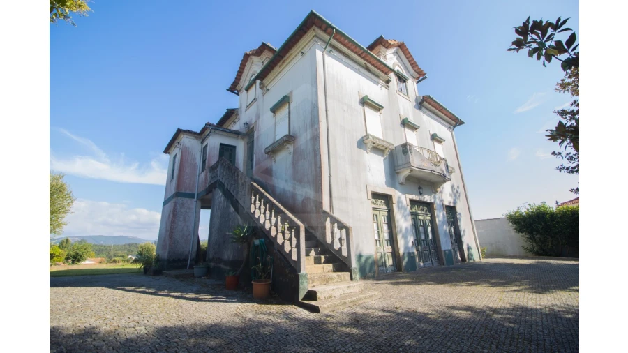 Moradia T7 para Venda em Vila de Cucujães Foto 5