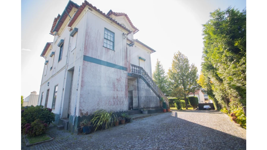 Moradia T7 para Venda em Vila de Cucujães Foto 7