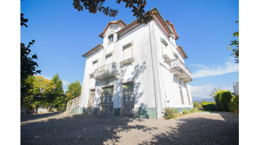 Moradia T7 para Venda em Vila de Cucujães Foto 14