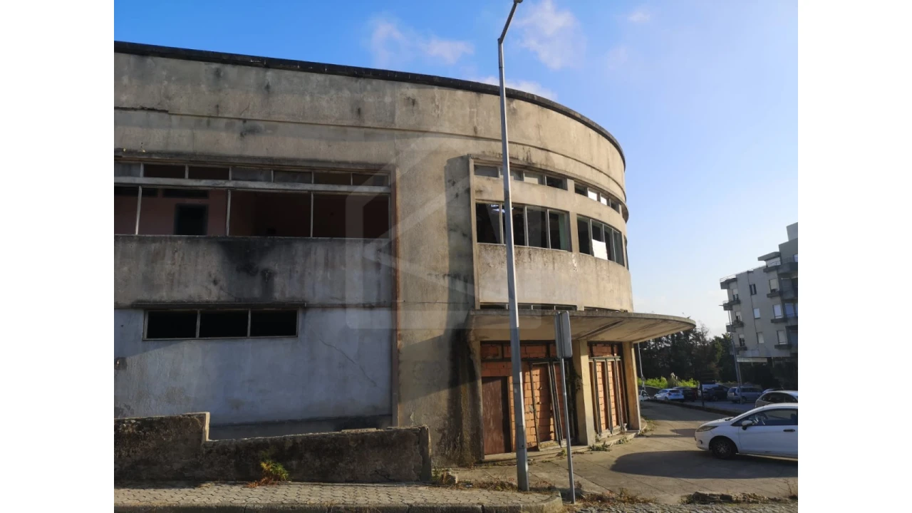 Prédio para Venda em Arrifana Foto 1