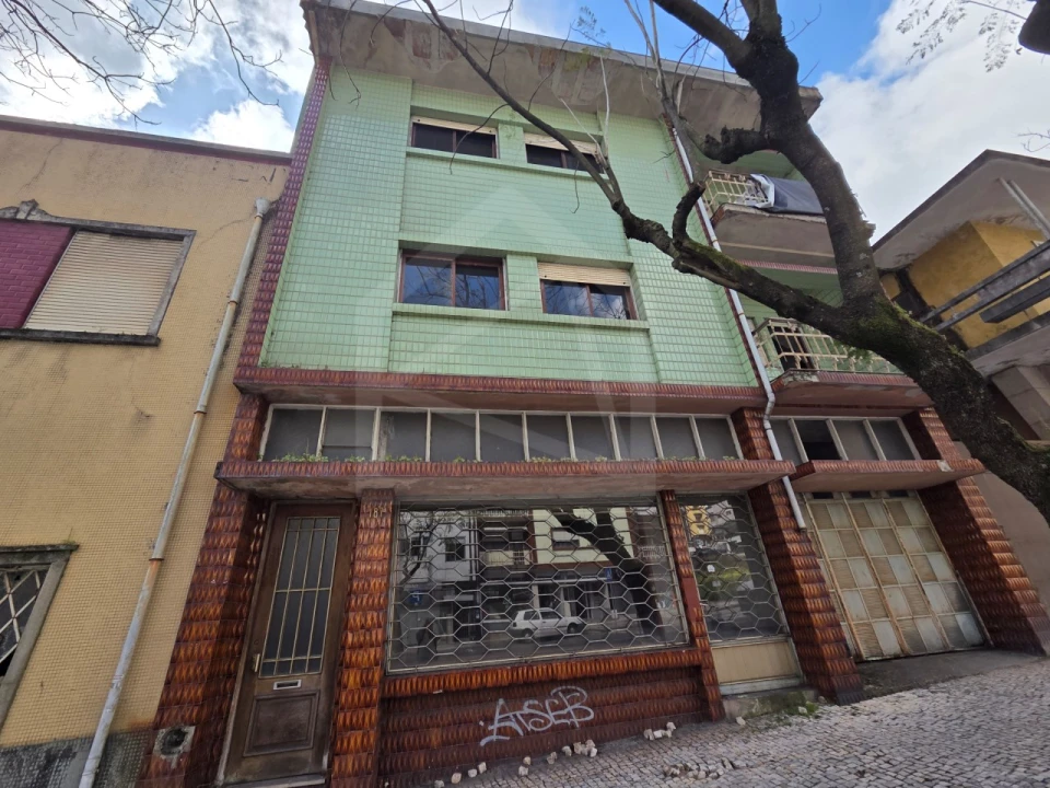 Moradia T5 para Venda em São João da Madeira Foto 40