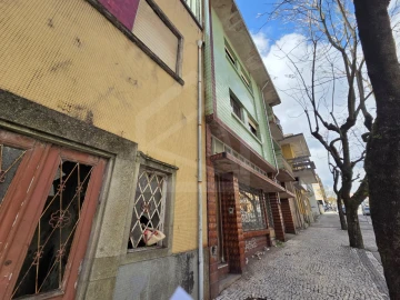 Moradia T5 para Venda em São João da Madeira