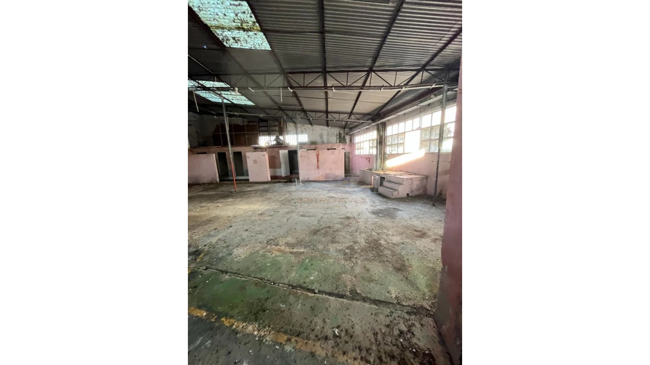 Armazém para Arrendamento em Sacavém e Prior Velho Foto 1