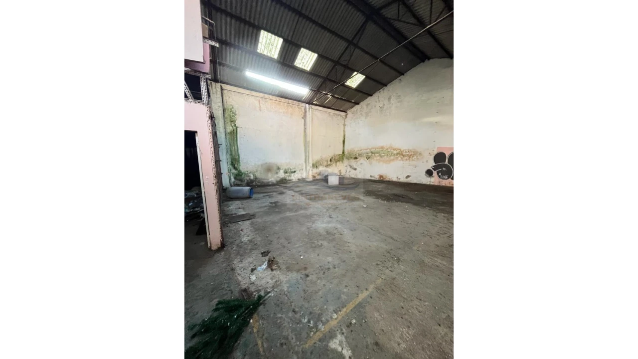 Armazém para Arrendamento em Sacavém e Prior Velho Foto 4