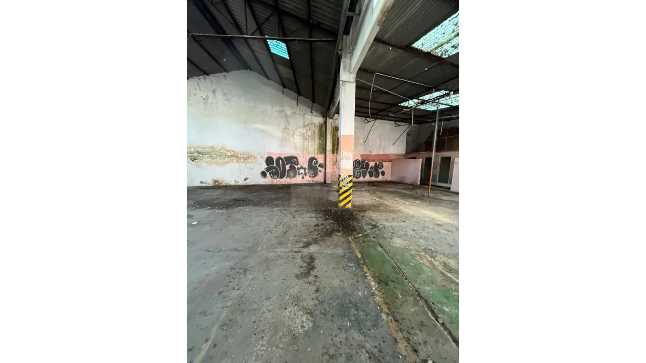 Armazém para Arrendamento em Sacavém e Prior Velho Foto 5