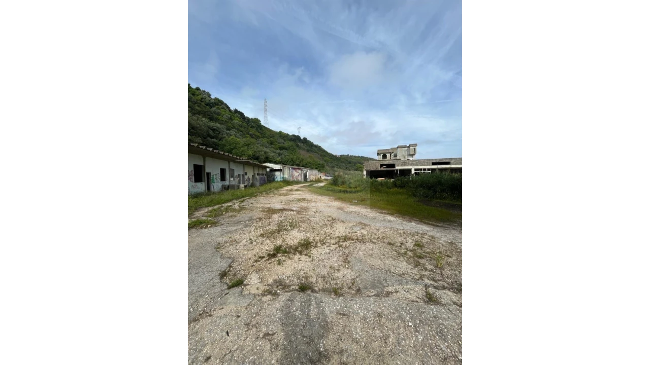 Armazém para Venda em Camarate, Unhos e Apelação Foto 4