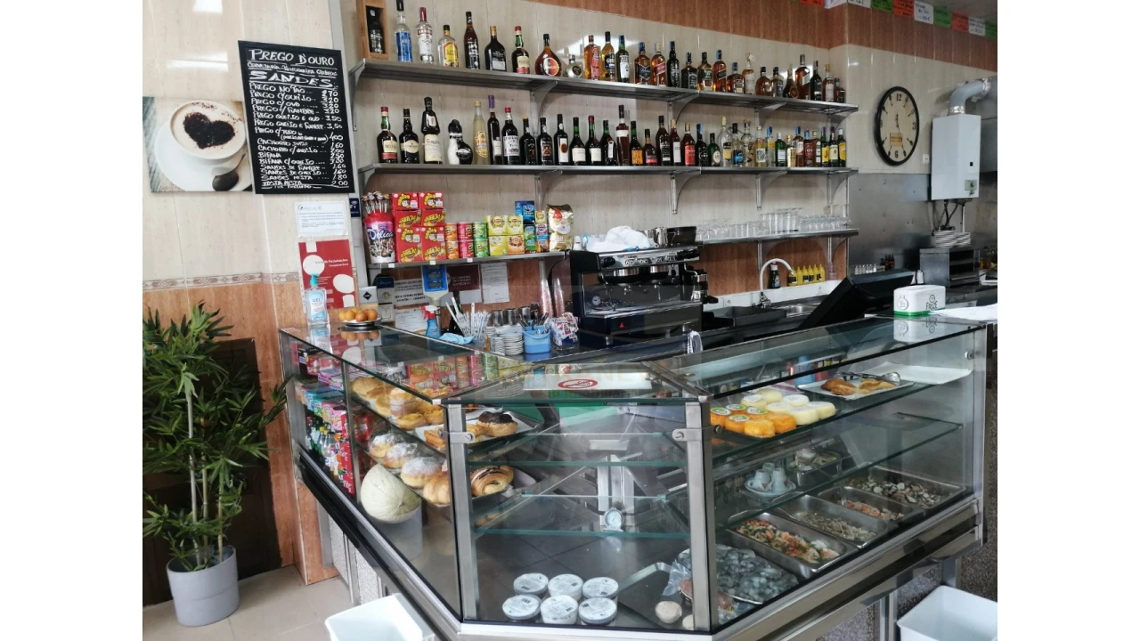 Negócio para Venda em Rio de Mouro Foto 11