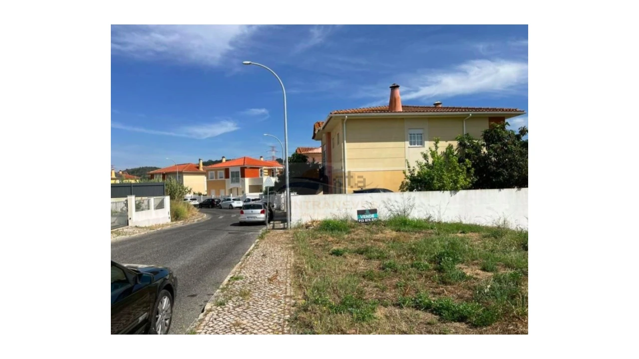 Terreno para Venda em Carregado e Cadafais Foto 1