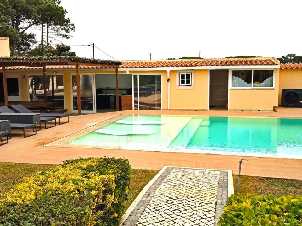 Moradia T3 para Venda em São João das Lampas e Terrugem Foto 1
