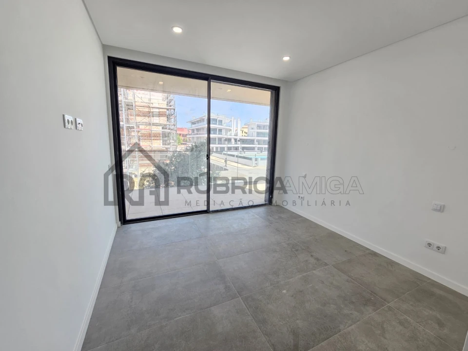Apartamento T2 para Venda em Quarteira Foto 14