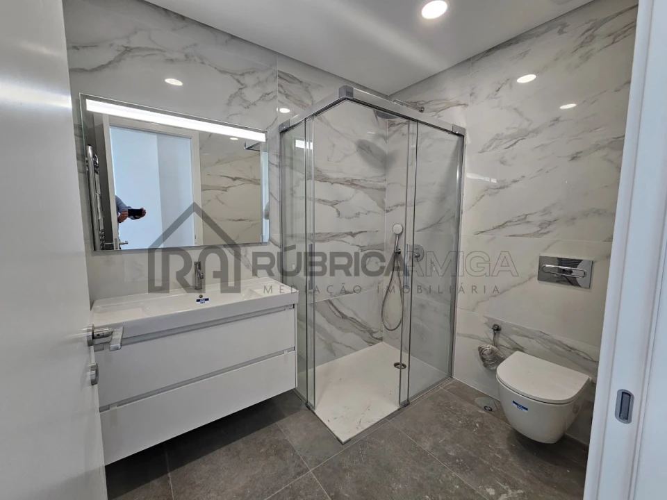 Apartamento T2 para Venda em Quarteira Foto 15