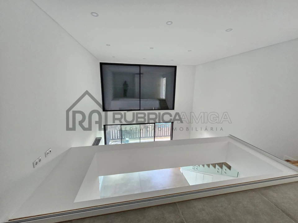 Apartamento T2 para Venda em Quarteira Foto 17
