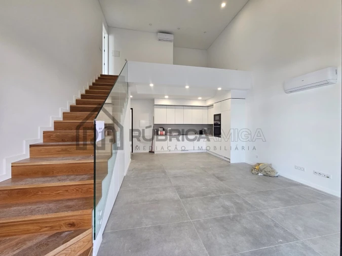Apartamento T2 para Venda em Quarteira Foto 3