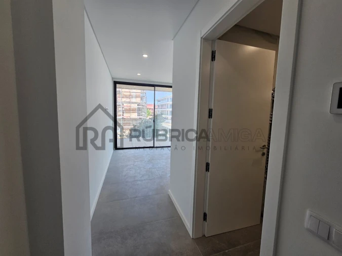 Apartamento T2 para Venda em Quarteira Foto 16