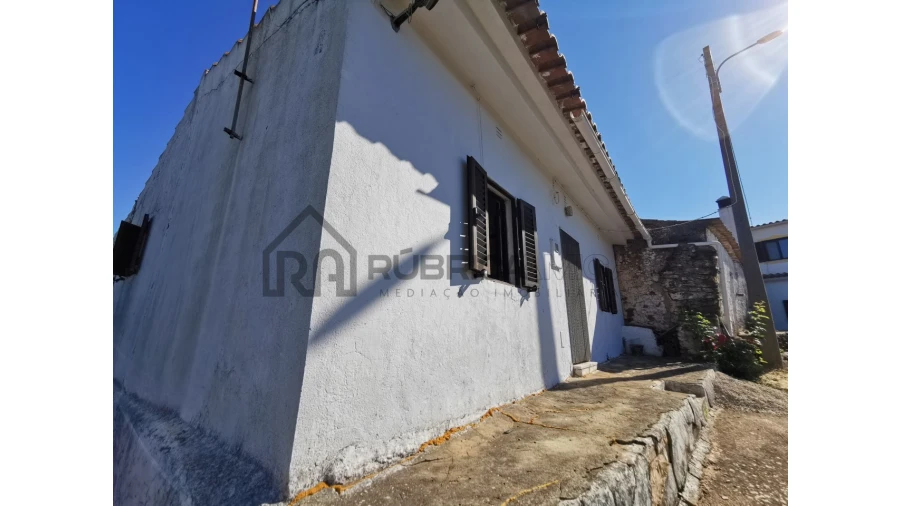 Quinta T3 para Venda em Salir Foto 24