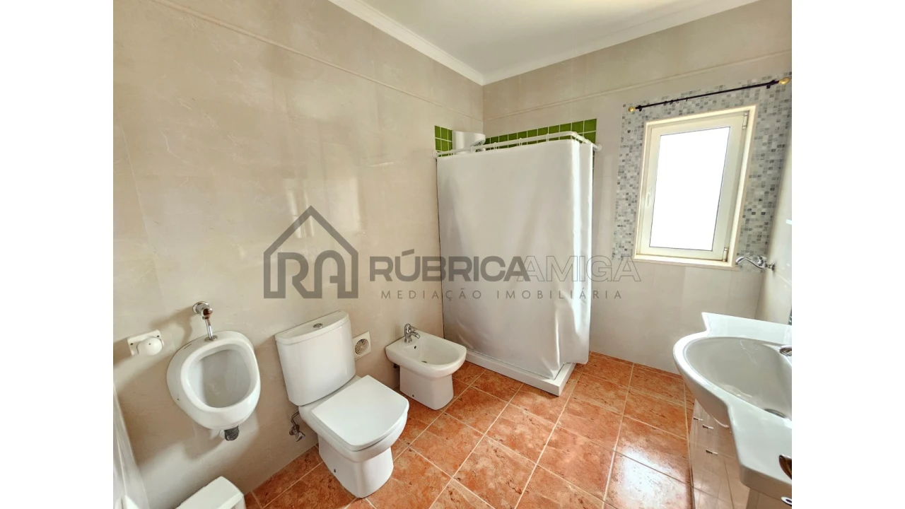 Moradia T3 para Venda em Santa Barbara de Nexe Foto 29