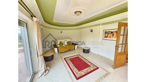 Moradia T3 para Venda em Santa Barbara de Nexe