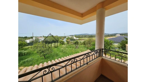 Moradia T3 para Venda em Santa Barbara de Nexe