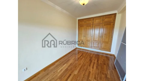 Moradia T3 para Venda em Santa Barbara de Nexe
