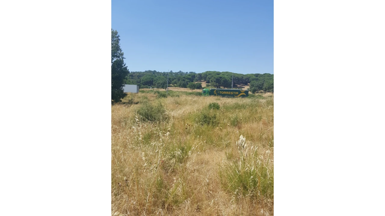 Terreno para Venda em Vila Nova da Rainha Foto 4