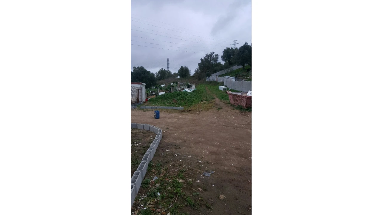 Terreno para Venda em Almargem do Bispo, Pêro Pinheiro e Montelavar Foto 1