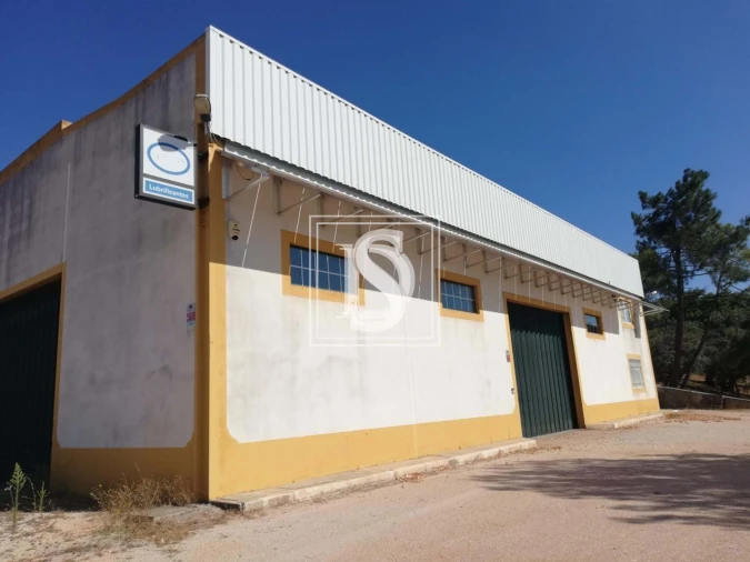 Armazém para Venda em Assentiz