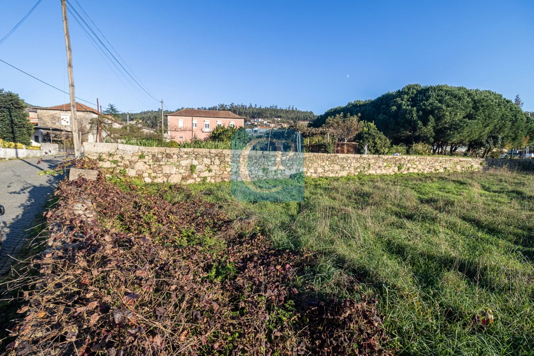 Terreno para Venda em Reguenga Foto 1