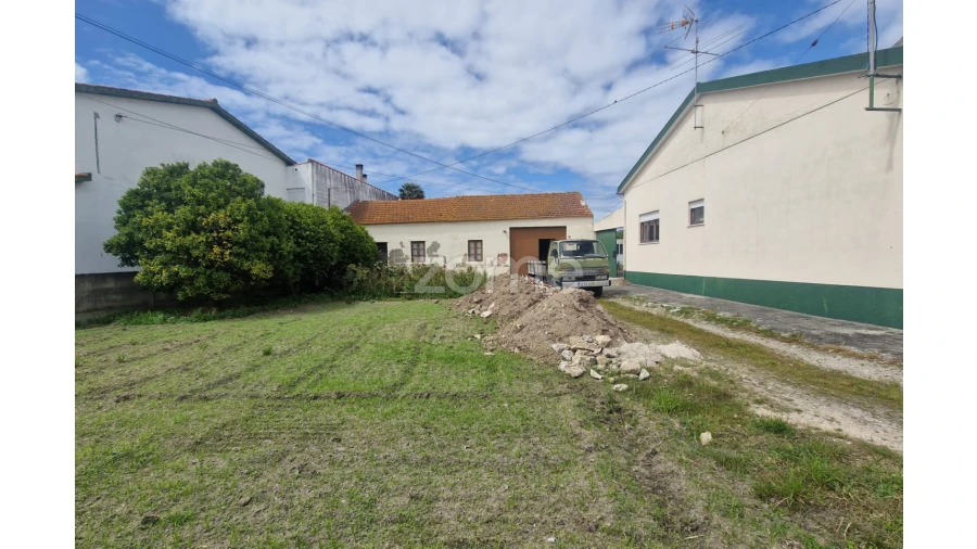 Moradia T2 para Venda em Lavos Foto 2