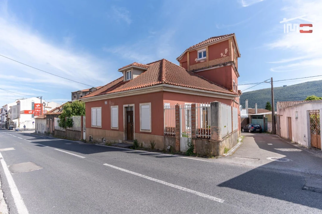 Moradia T4 para Venda em Mira de Aire Foto 1