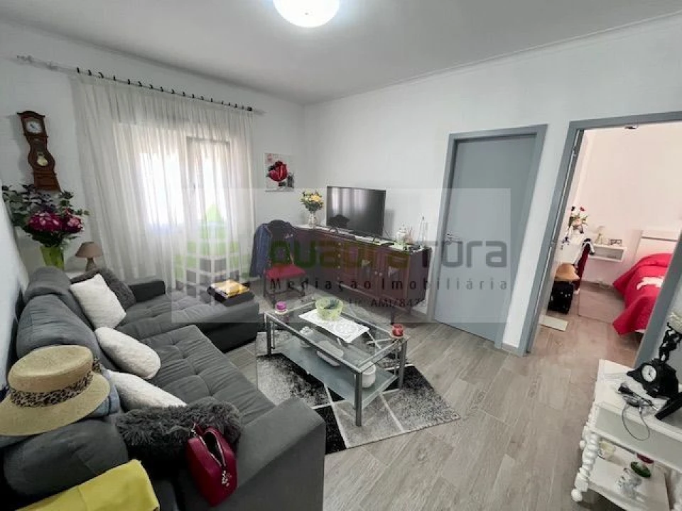 Moradia T2 para Venda em Arcozelo Foto 11