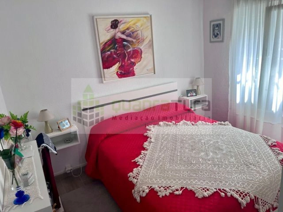 Moradia T2 para Venda em Arcozelo Foto 18