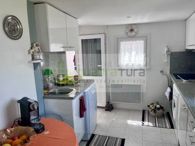 Moradia T2 para Venda em Arcozelo Foto 8