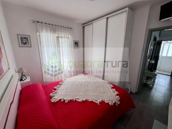 Moradia T2 para Venda em Arcozelo Foto 21