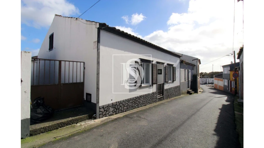 Moradia T2 para Venda em Povoação