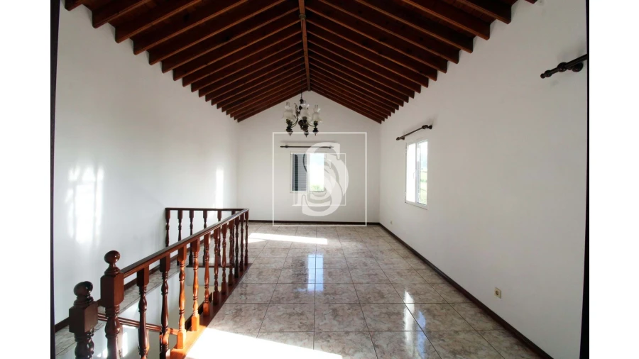 Moradia T2 para Venda em Povoação Foto 8