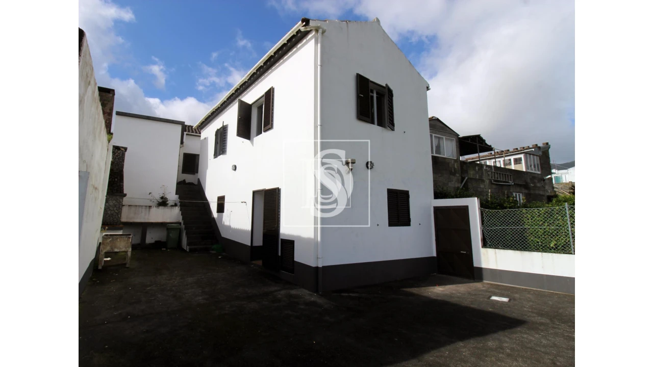 Moradia T2 para Venda em Povoação Foto 11